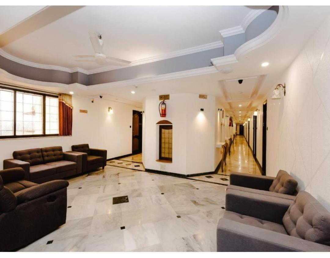 Hotel Galaxy سورات المظهر الخارجي الصورة