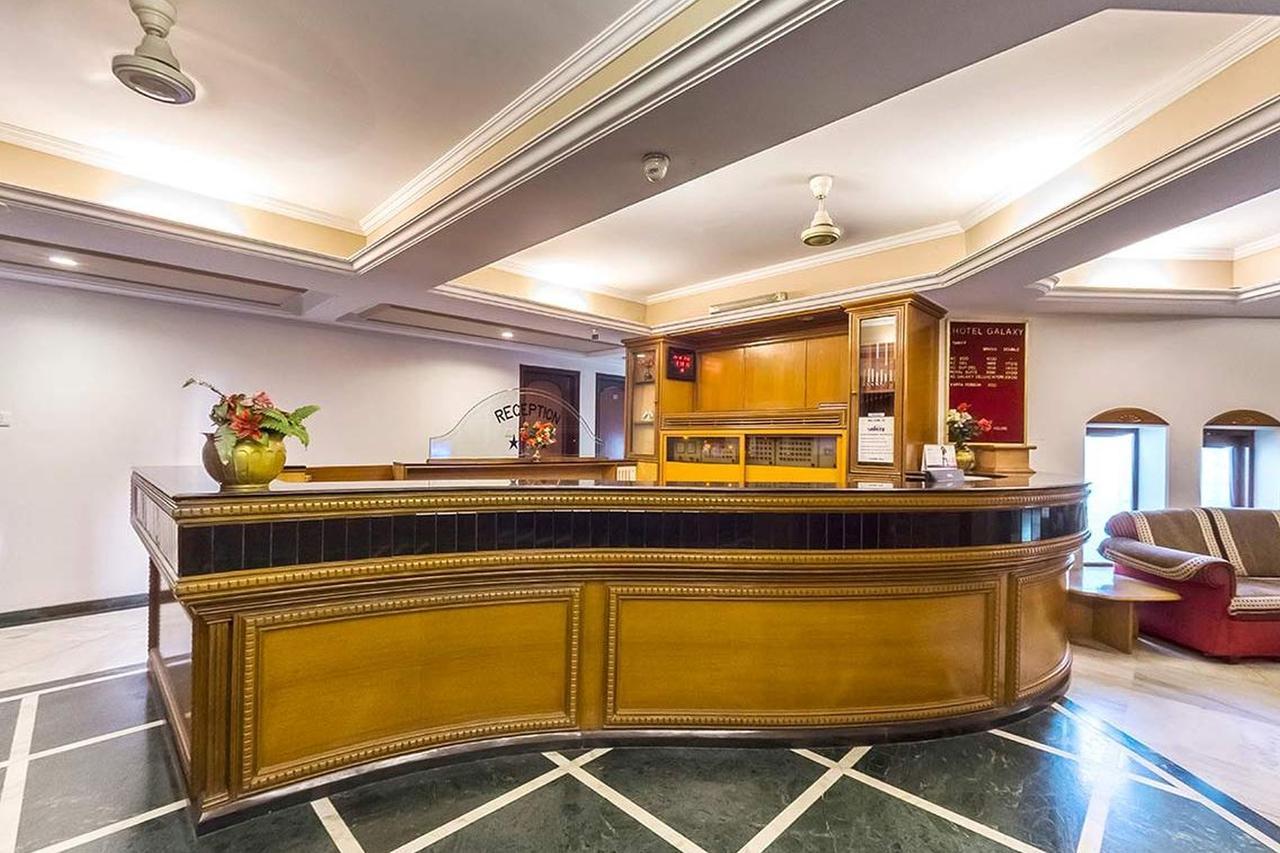 Hotel Galaxy سورات المظهر الخارجي الصورة